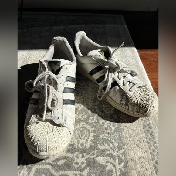 2 pairs!  Adidas Samba & Addidas superstars - Picture 10 of 12